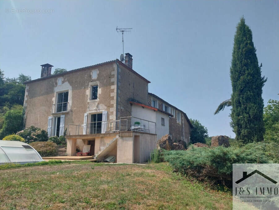 Maison à ROUMAZIERES-LOUBERT