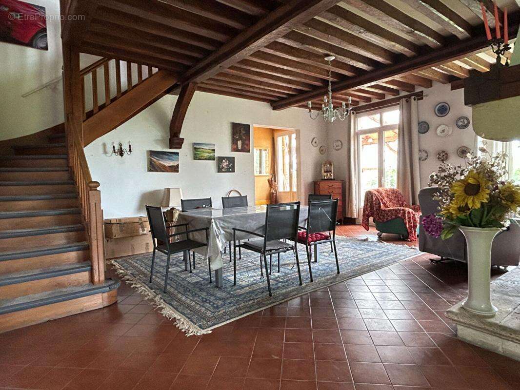 14100 Hermival  Maison 8 pièces 7000 m² de terrain 279 000 Euros - photo 5