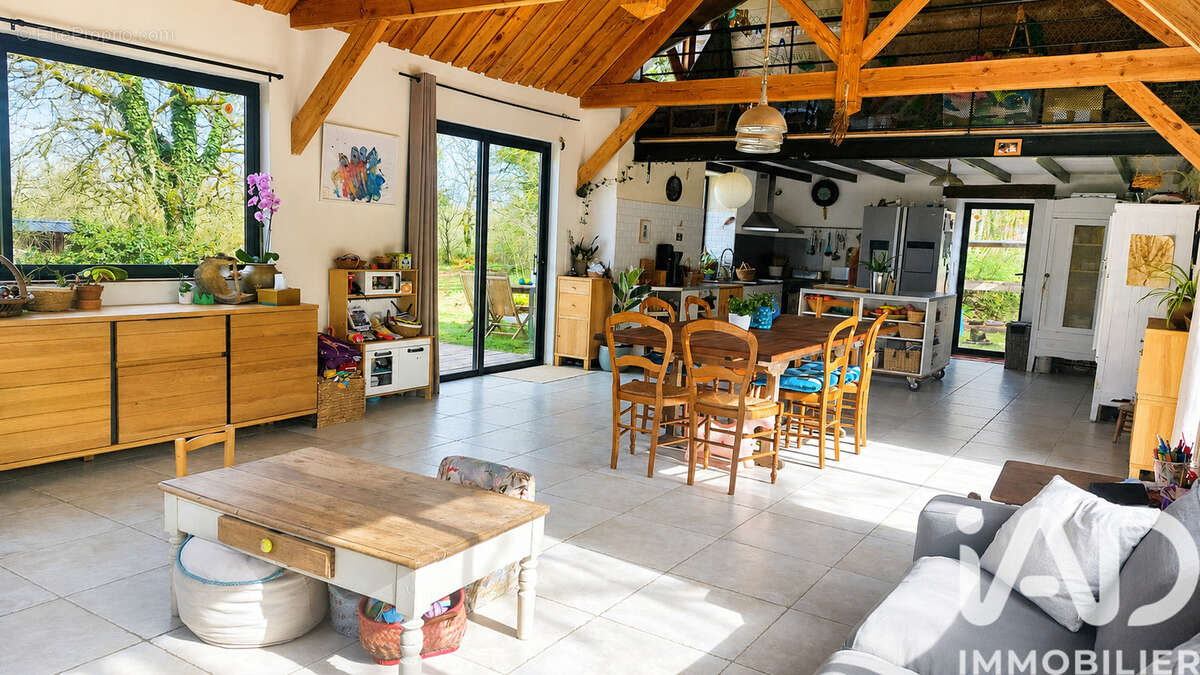 Photo 9 - Maison à PUYLAGARDE