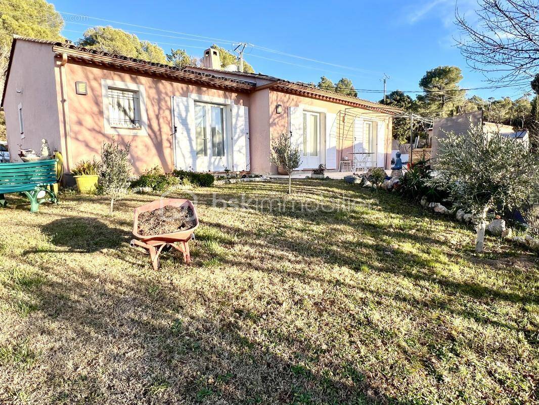 Maison à VILLECROZE