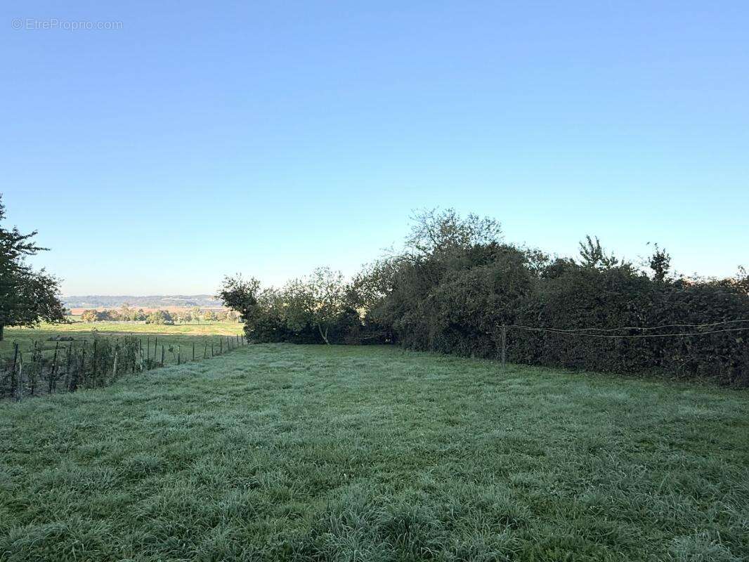 Maison à VILLEBOIS-LAVALETTE