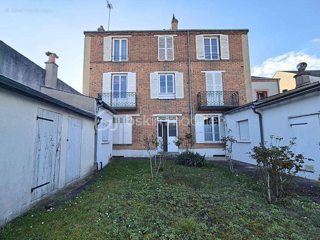 Appartement à FLEURY-LES-AUBRAIS