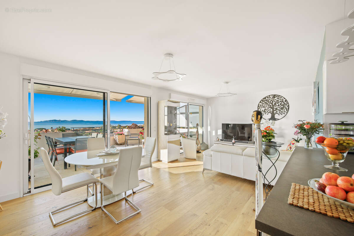 Appartement à LA LONDE-LES-MAURES