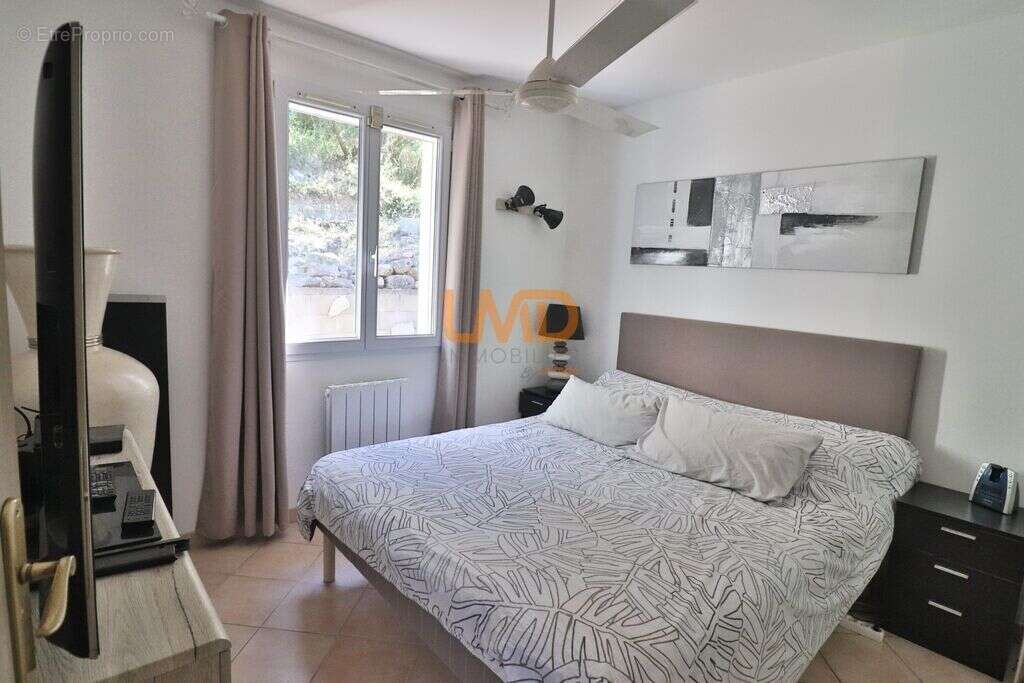 Carcès: maison T5  91m2 et atelier sur terrain 2700m2 - photo 7