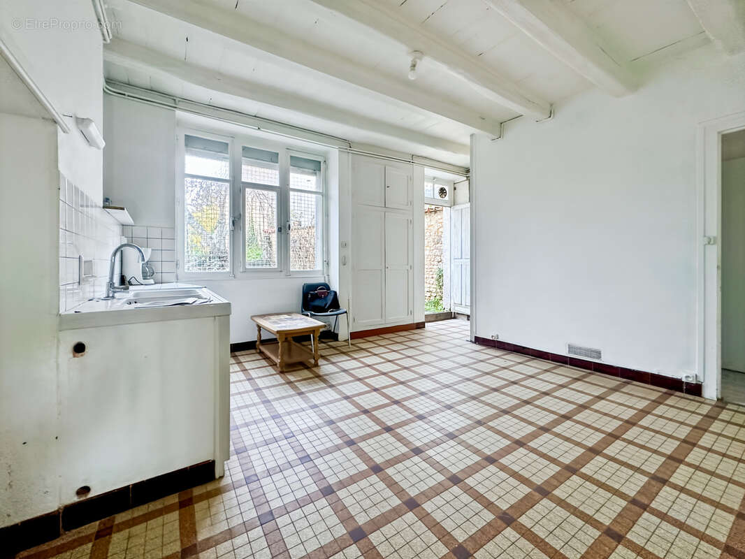 Maison à BARBEZIEUX-SAINT-HILAIRE