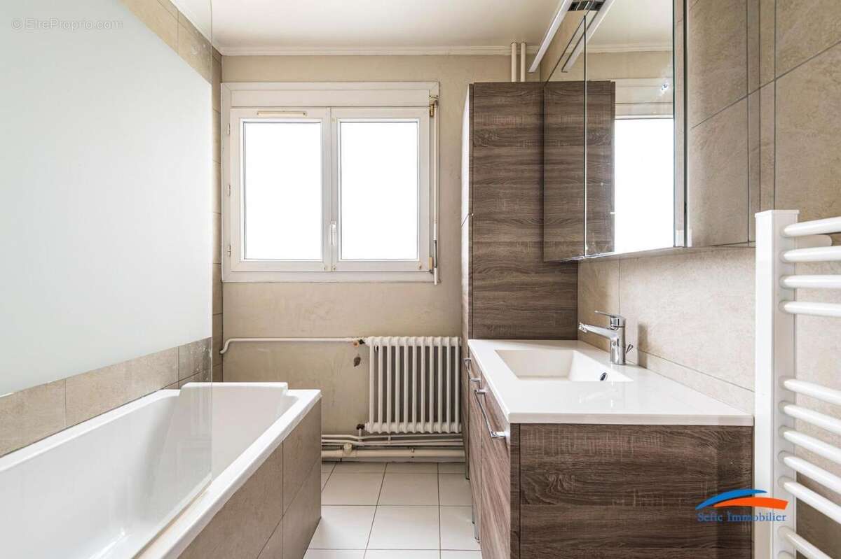   - Appartement à REIMS