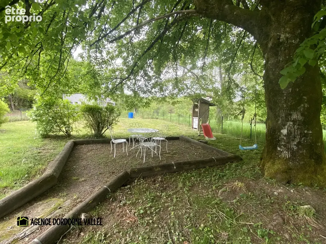 Maison avec beau terrain et hangar - photo 9