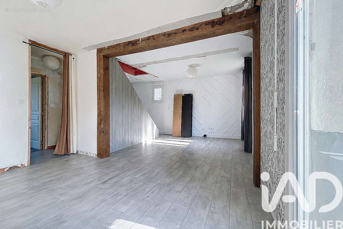 Maison 77 m² à Saint-Caradec  - photo 8