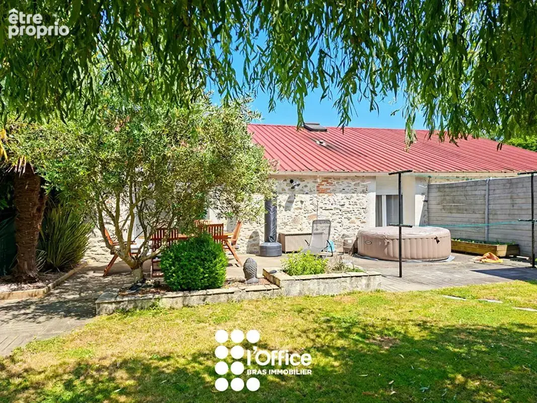 Sainte Flaive des Loups, 2 maisons avec grand terrain! - photo 4