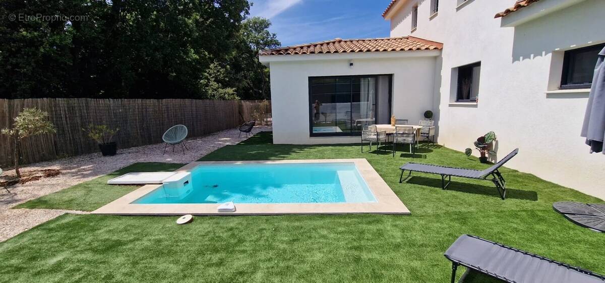 Appartement à SIX-FOURS-LES-PLAGES