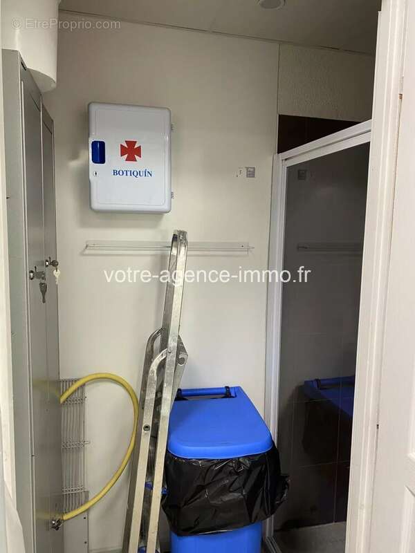 Commerce à SAINT-ANDRE-DE-LA-ROCHE