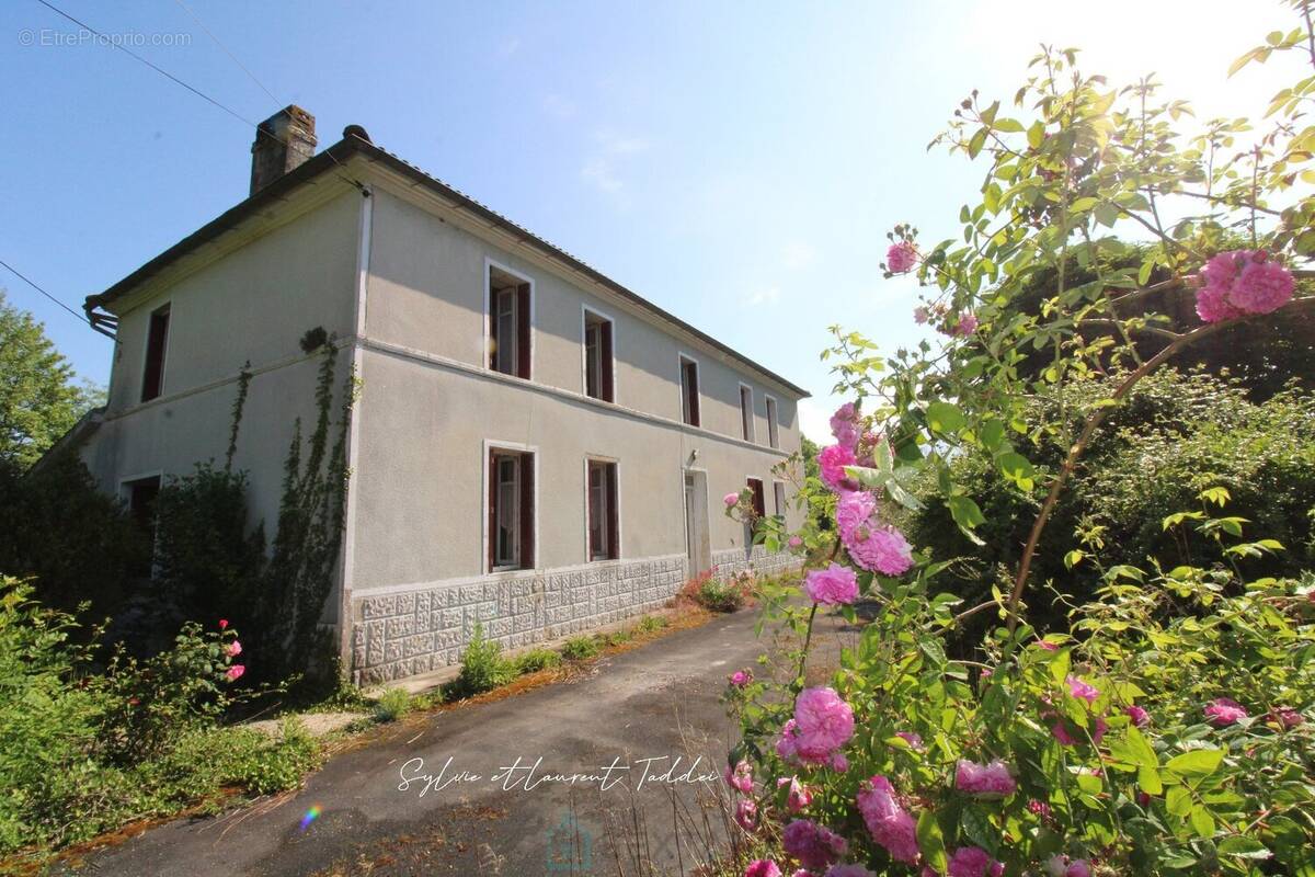 Maison à JONZAC