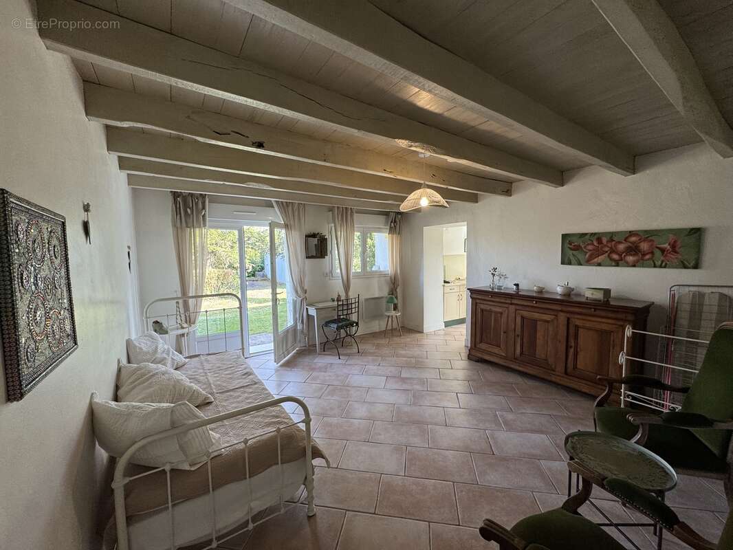 Maison 111 m² à Bessac  - photo 284