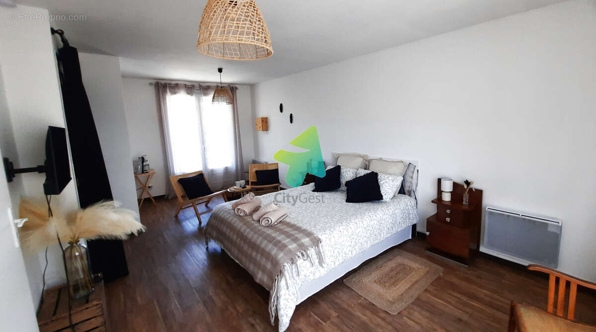 Villa polyvalente de 180 m2 avec locaux commerciaux et habitation - photo 4