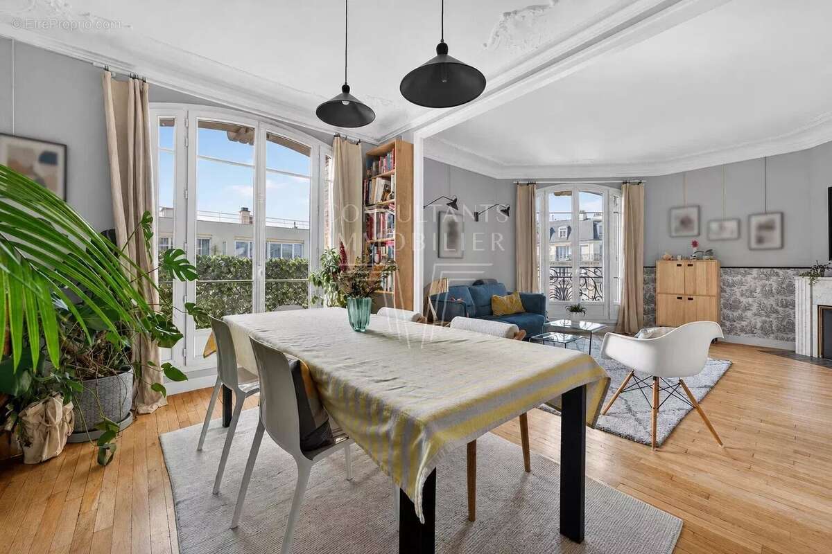 Appartement à LEVALLOIS-PERRET