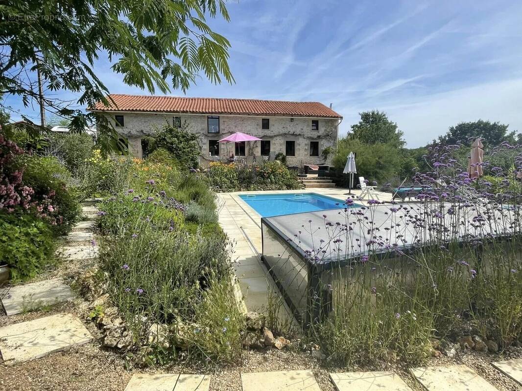Maison à LIZANT