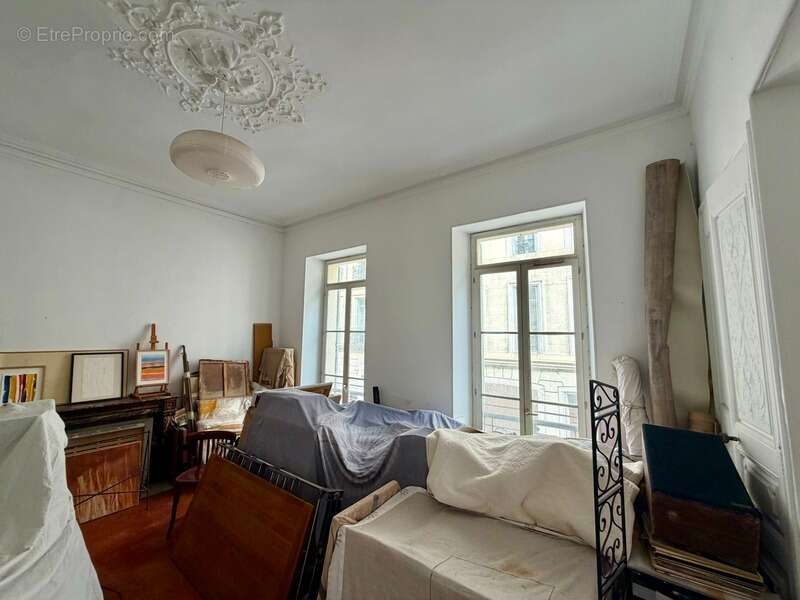 Appartement à MARSEILLE-1E