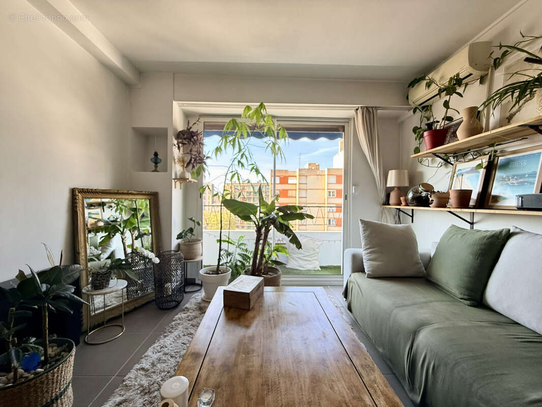 Appartement à MARSEILLE-4E