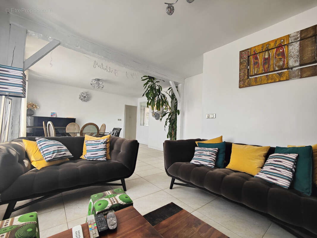Maison 110 m² à Les Clayes-Sous-Bois  - photo 3