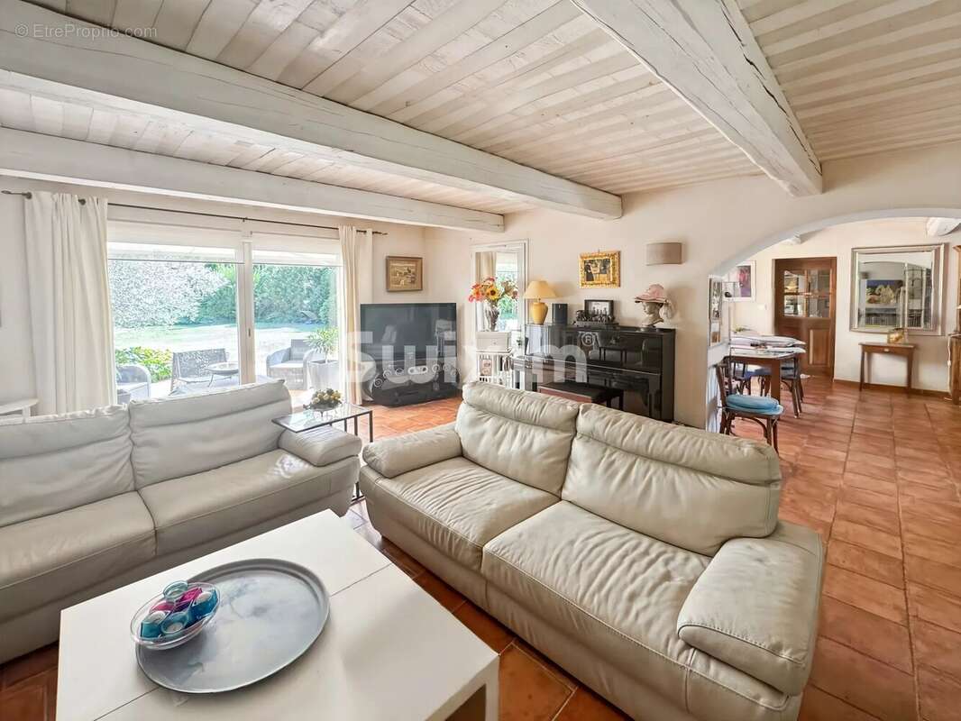 Villa d'exception de 205 m² dans le golf de la Valdaine - photo 6