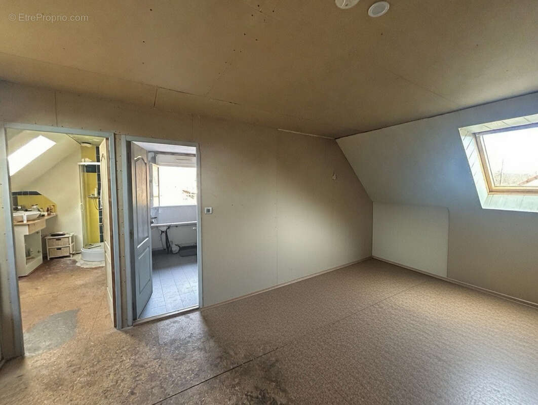 Maison à MALBOUHANS