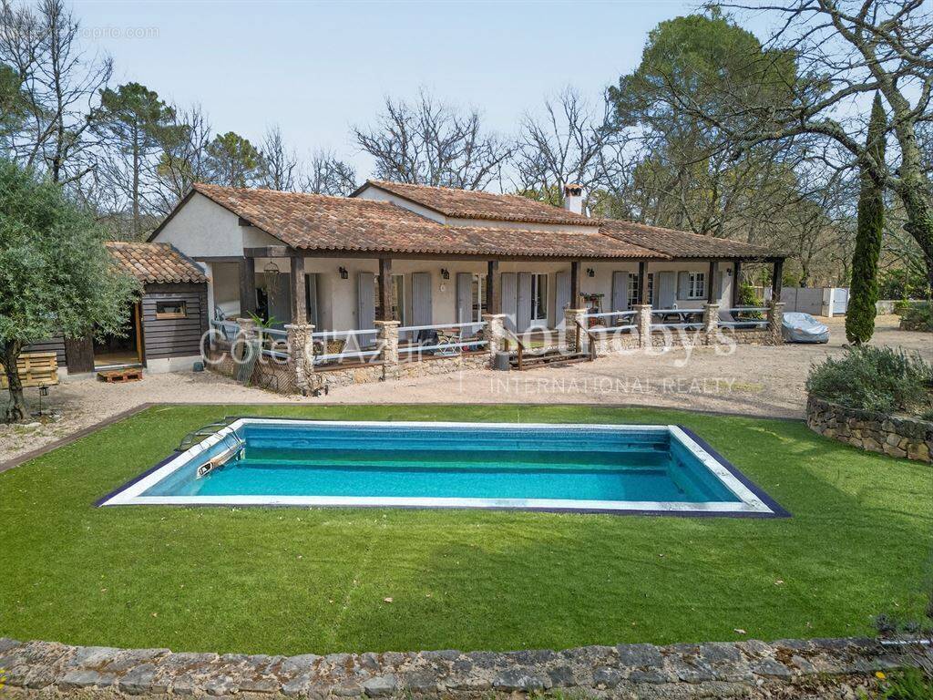 Maison à TOURRETTES