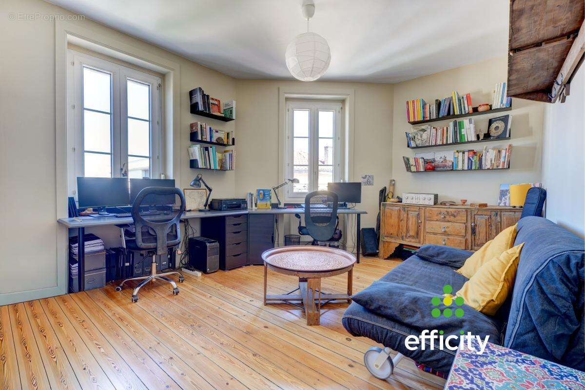 Appartement à OULLINS
