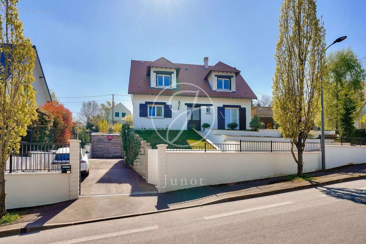 Maison à MARLY-LE-ROI