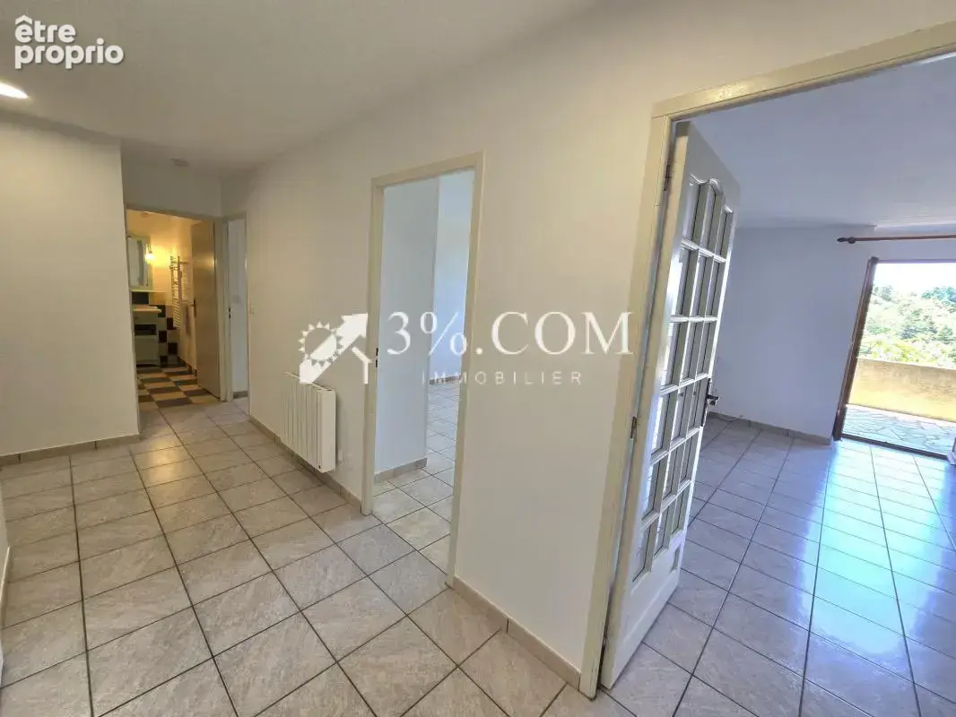 Appartement de 90m2 et 2 chambres - terrasse avec vue panora - photo 9