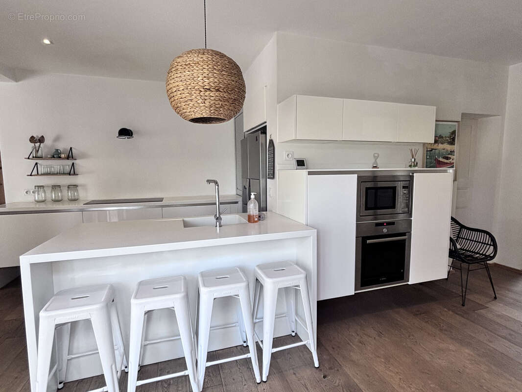 Maison à SAINT-CYR-SUR-MER