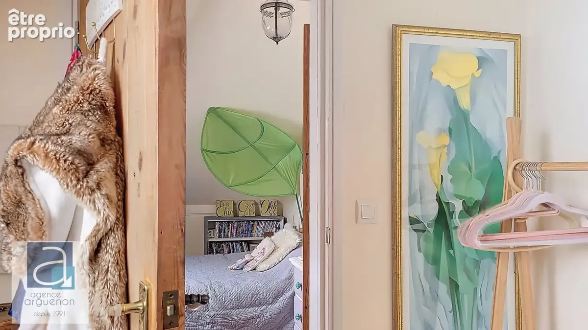 En plein coeur de DINAN, de l'espace, du charme et de la lumière ! au 2ème et dernier étage, 109 m2 au sol (76 habitable) - photo 4