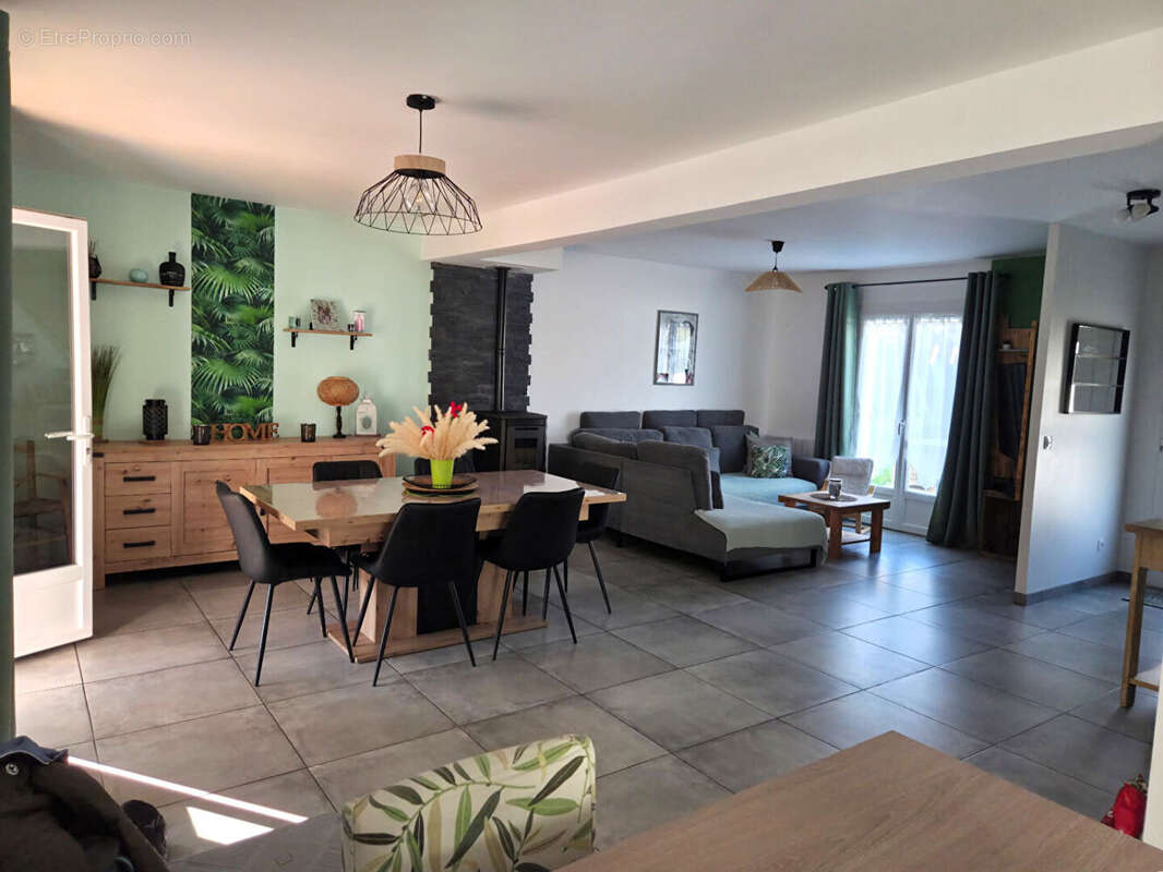 Maison à CIRES-LES-MELLO
