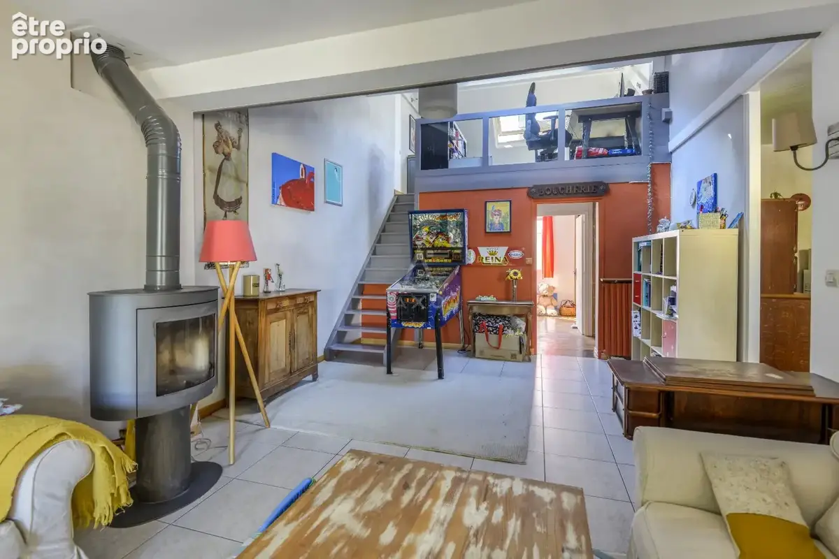 Maison ancienne rénovée avec jardin arboré - photo 3
