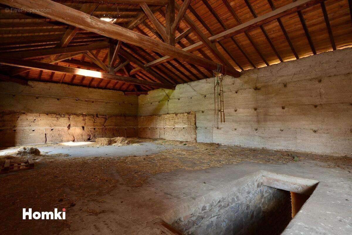 Maison à SAINT-ETIENNE-DES-OULLIERES