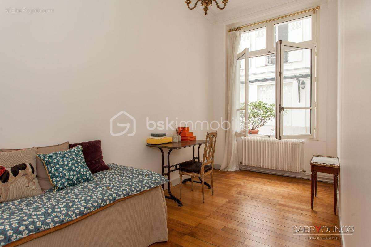 Appartement à PARIS-7E