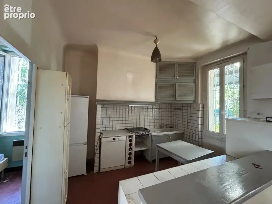 Maison 3 pièces à rénover – La Valentine / Route des 3 Lucs - photo 3