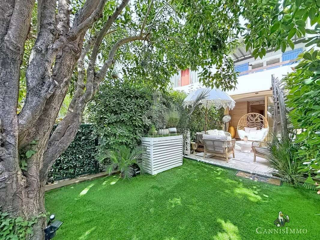 Appartement à MANDELIEU-LA-NAPOULE