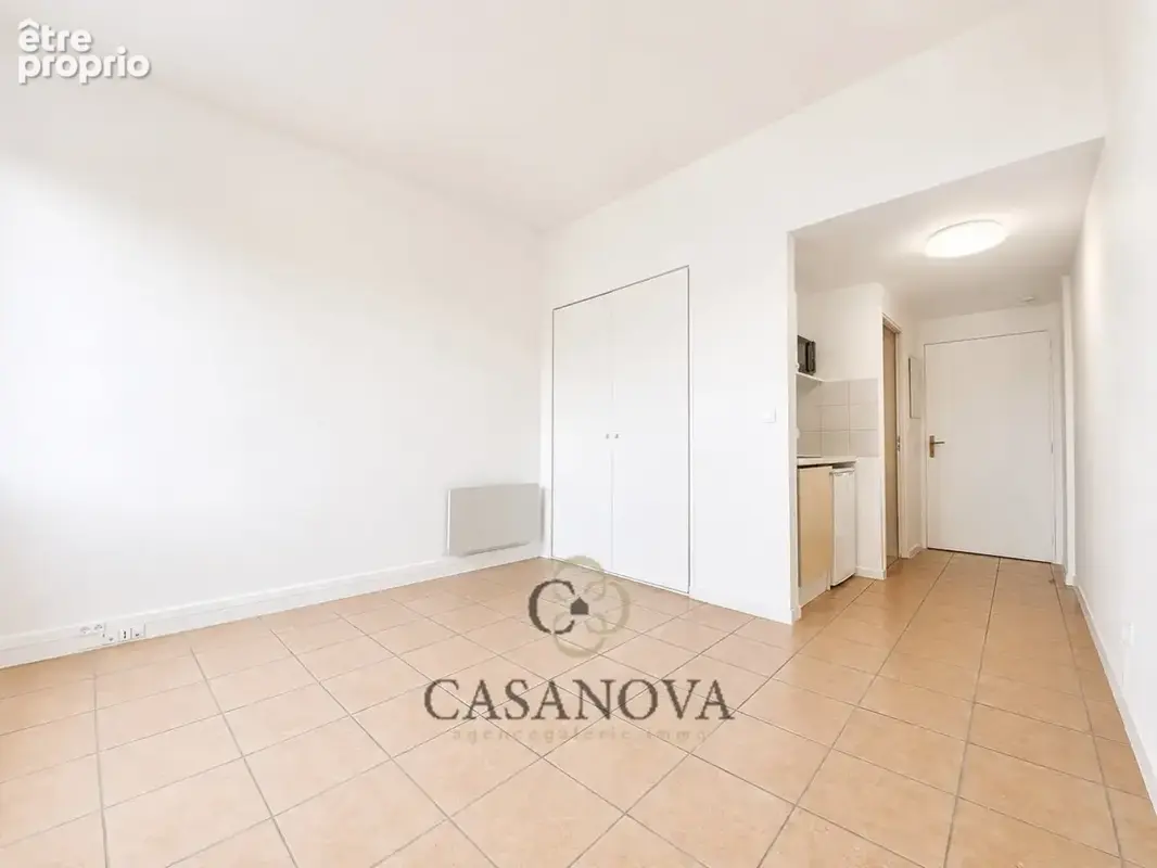 Opportunité d'investissement - Studio rénové de 22 m2 avec parking - photo 2