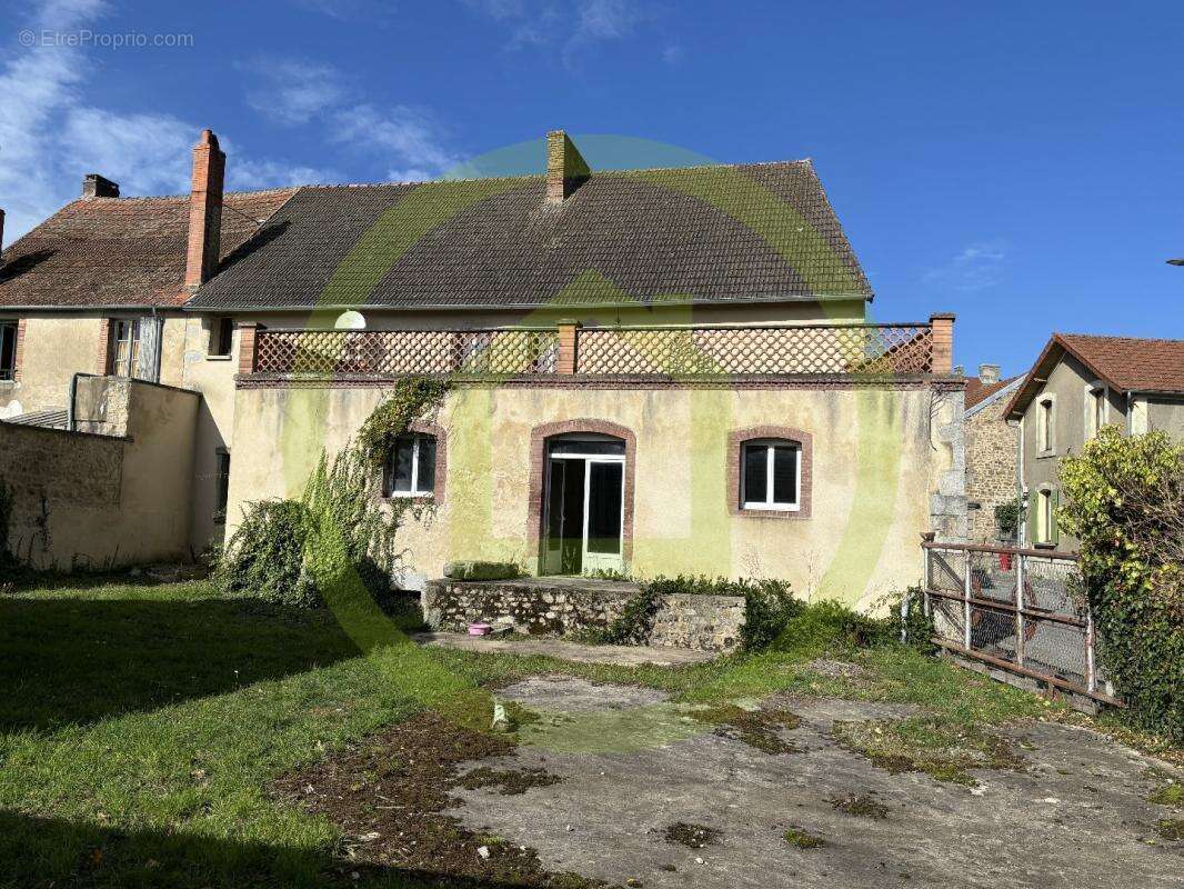 Appartement 285 m² à Chenerailles  - photo 2