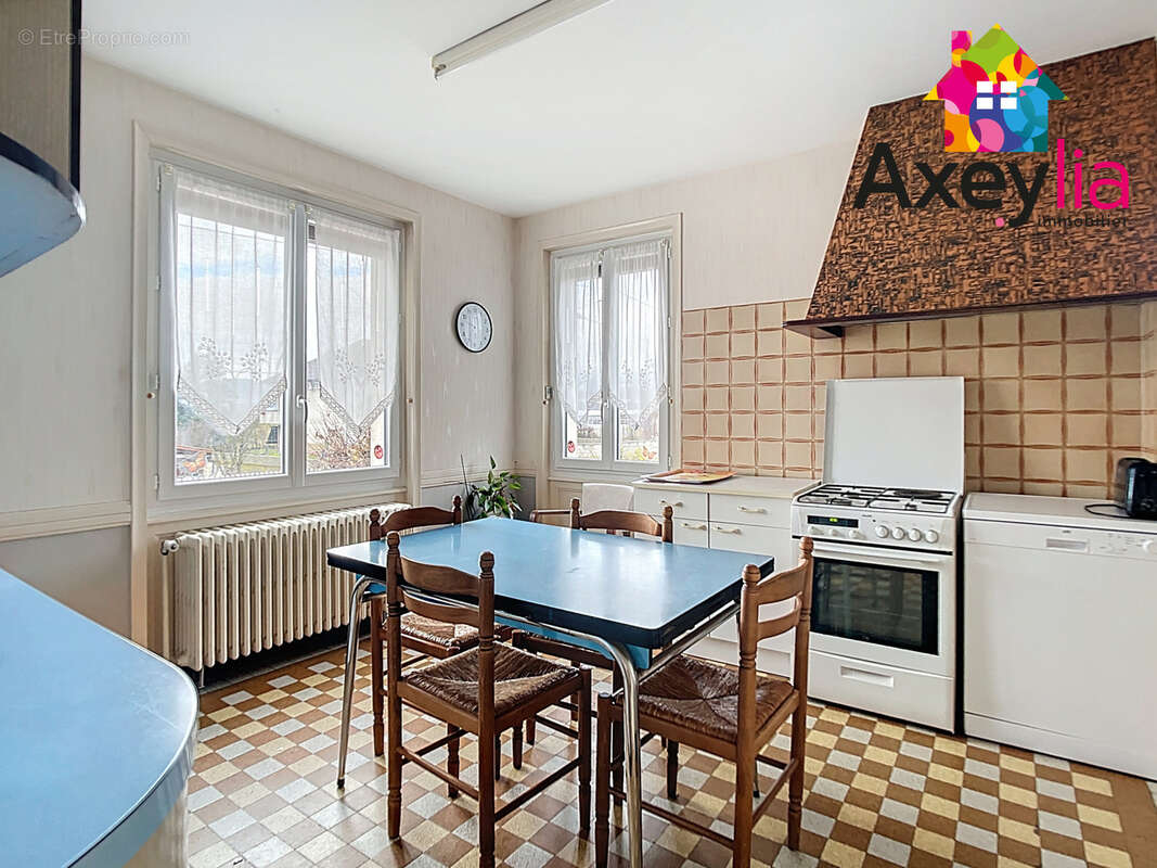 Maison à POUILLY-LES-NONAINS