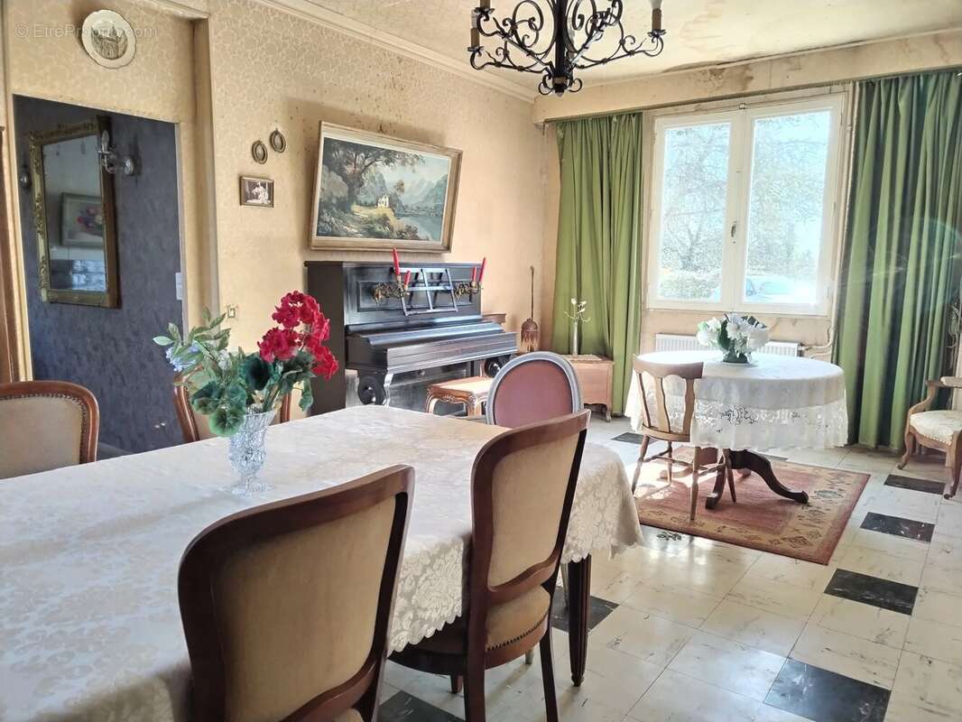 Maison à BUSSY-LE-REPOS