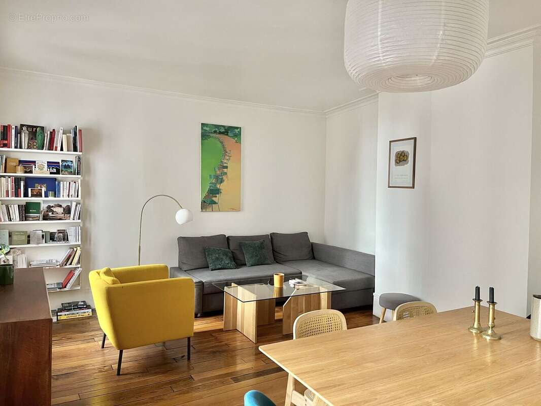 Appartement 52 m² à Paris-18e  - photo 2