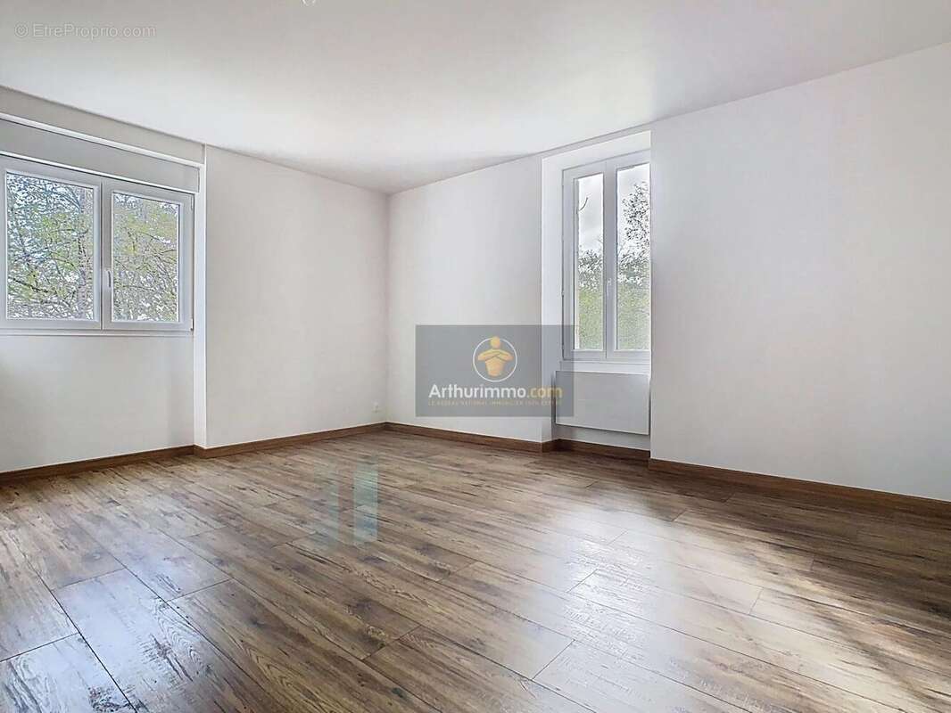 Maison à LE BUISSON-DE-CADOUIN