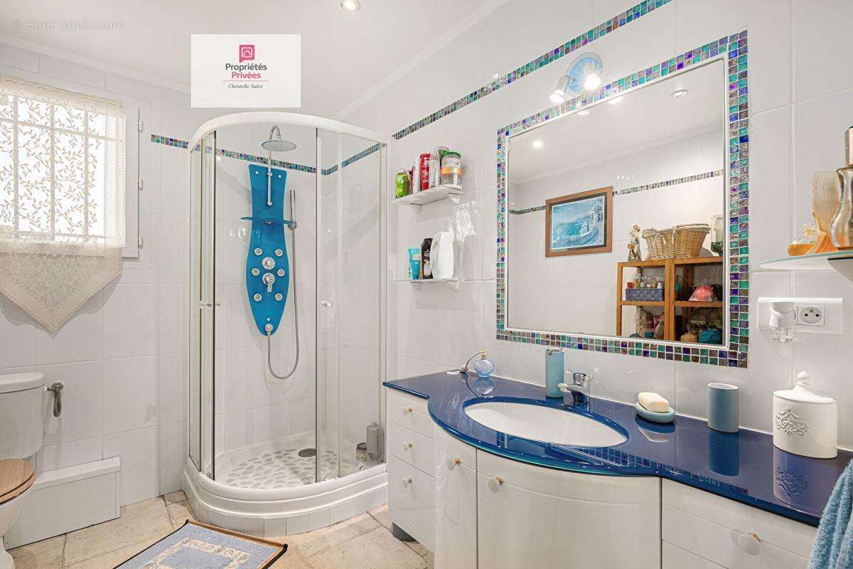 propriété de 7 pièces avec un chalet de 42 M2 avec piscine-lagon sur Tourrettes - photo 15