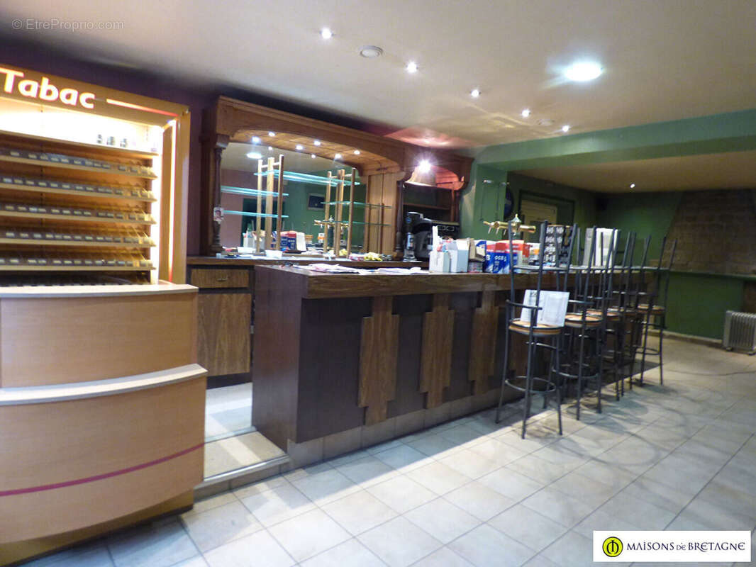 Bannalec, immeuble avec appartement et commerce - photo 2