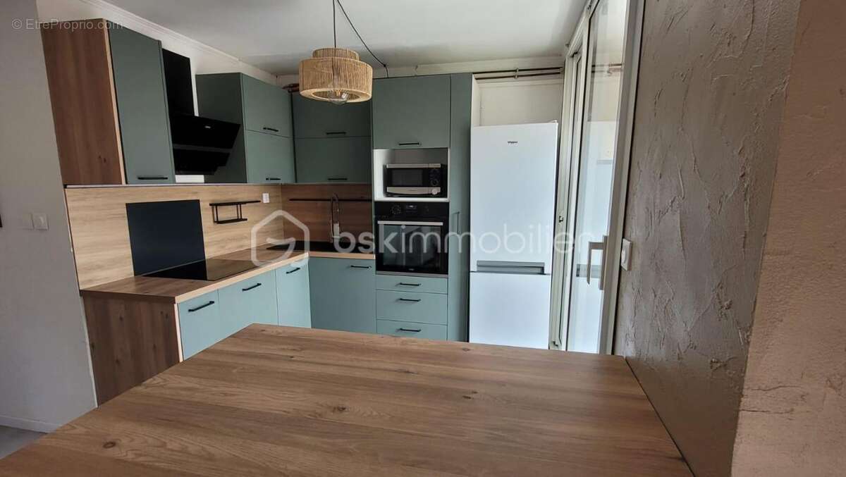 Appartement à BAGNOLS-SUR-CEZE