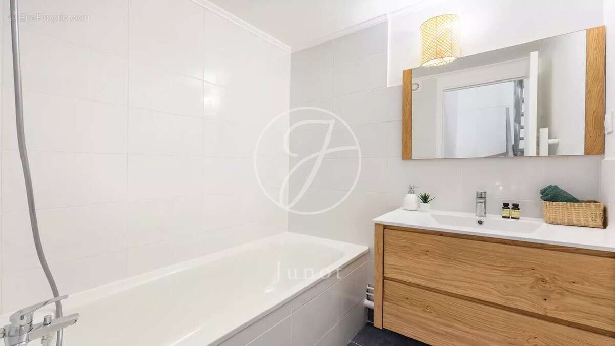 Appartement à PARIS-4E