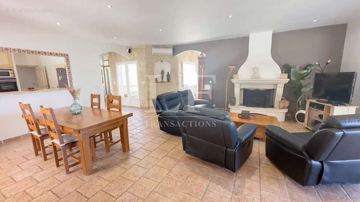 Maison à LES ADRETS-DE-L'ESTEREL