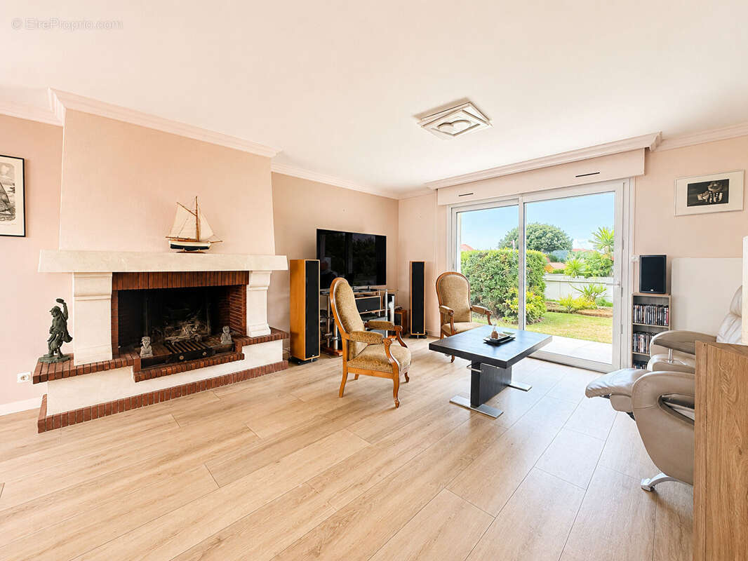 Maison avec grande parcelle de terrain - photo 4