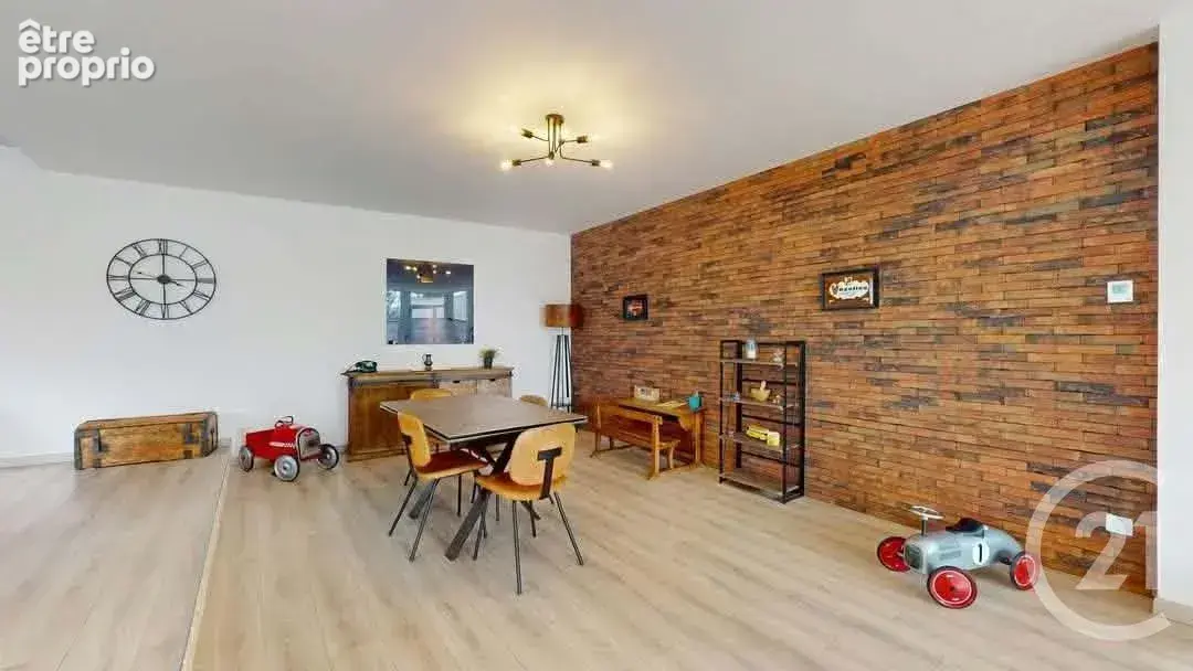 Maison 6 pièces 233 m² à vendre à Rosieres-En-Santerre (80170) - photo 3